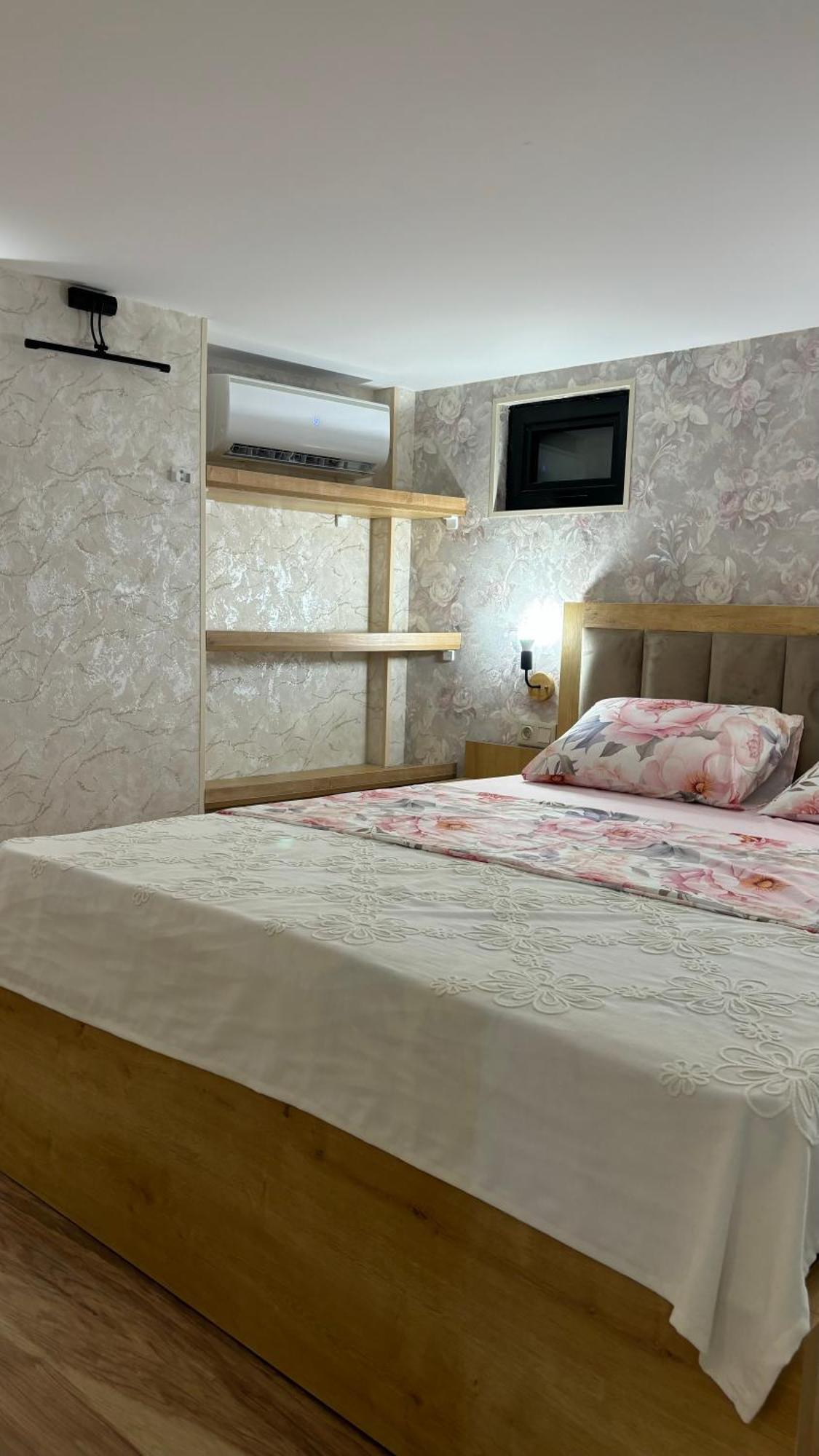 Made With Love Apartment Тбилиси Экстерьер фото