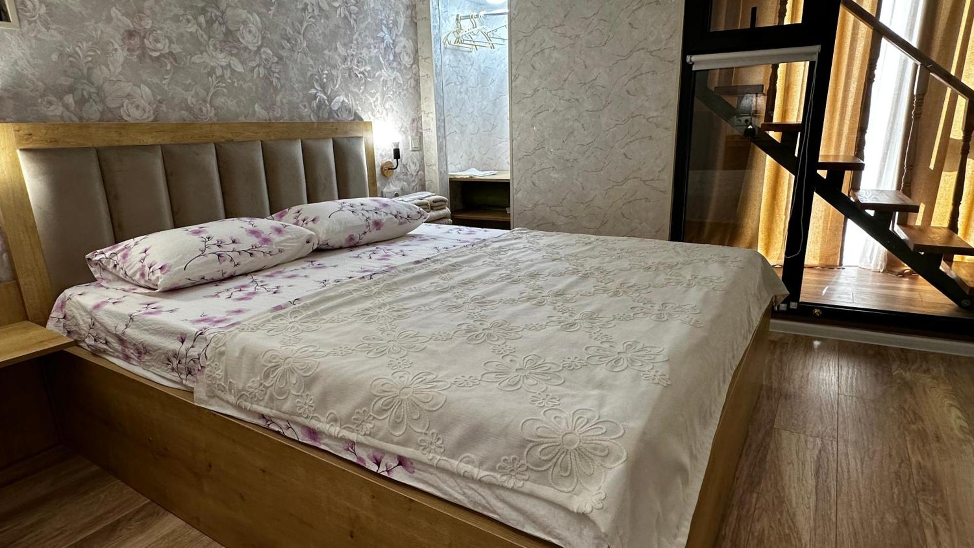 Made With Love Apartment Тбилиси Экстерьер фото